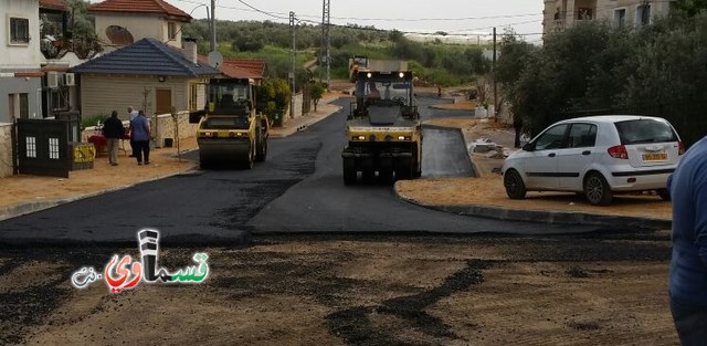  كفرقاسم : بلدية كفرقاسم تشرف على اتمام المرحلة الثالثة من تعبيد المنطقة الشمالية الشرقية بحضور الرئيس وطاقمه  ..